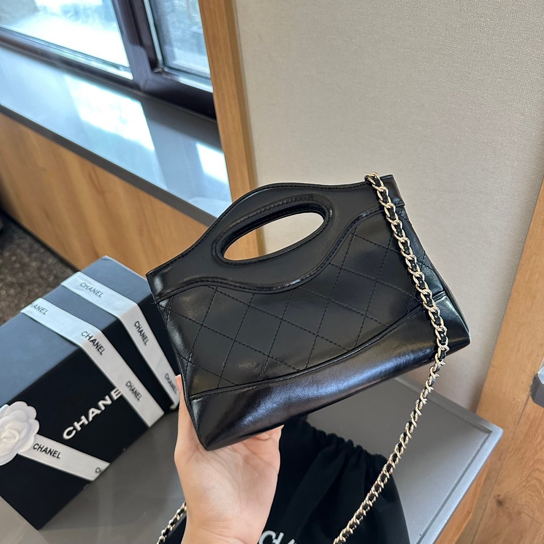 Handbag/Shoulder Bag Size 21*17*3.5cm