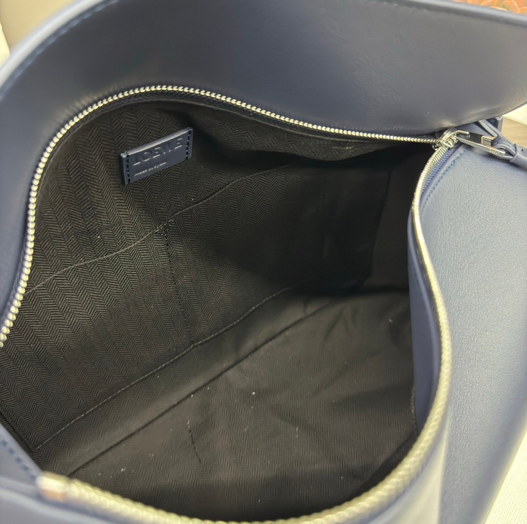 Handbag/Shoulder Bag Size 33*14.7*21.5cm