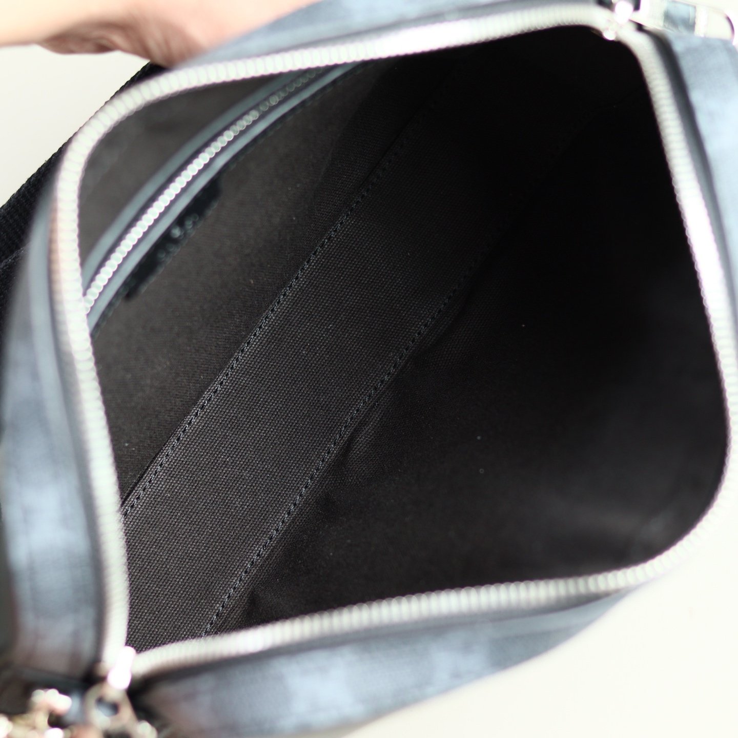Handbag/Shoulder Bag Size  24x16.5x4.5cm