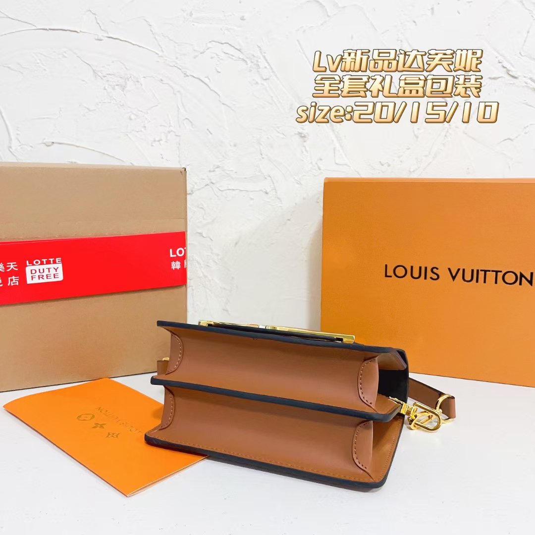 Handbag shoulder bag Specification: 20*15*10 CM