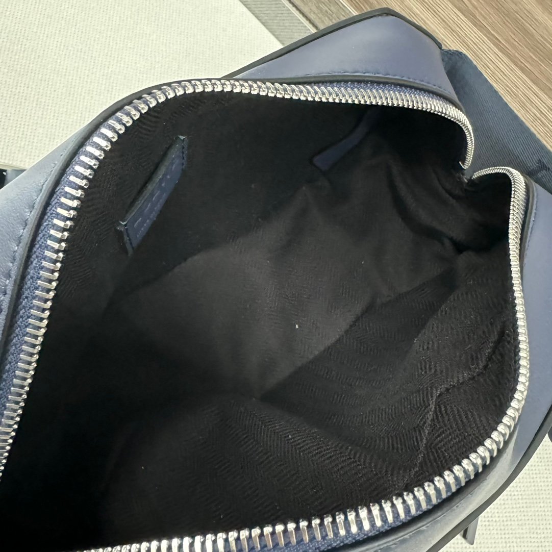 Handbag/Shoulder Bag Size 32.5*9*12.3cm