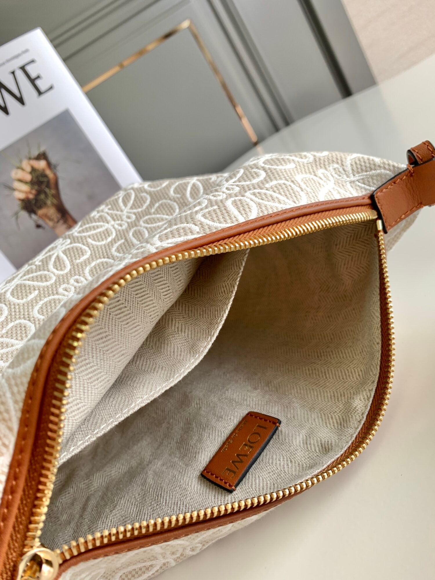 Handbag/Shoulder Bag Size21*17*12.5cm