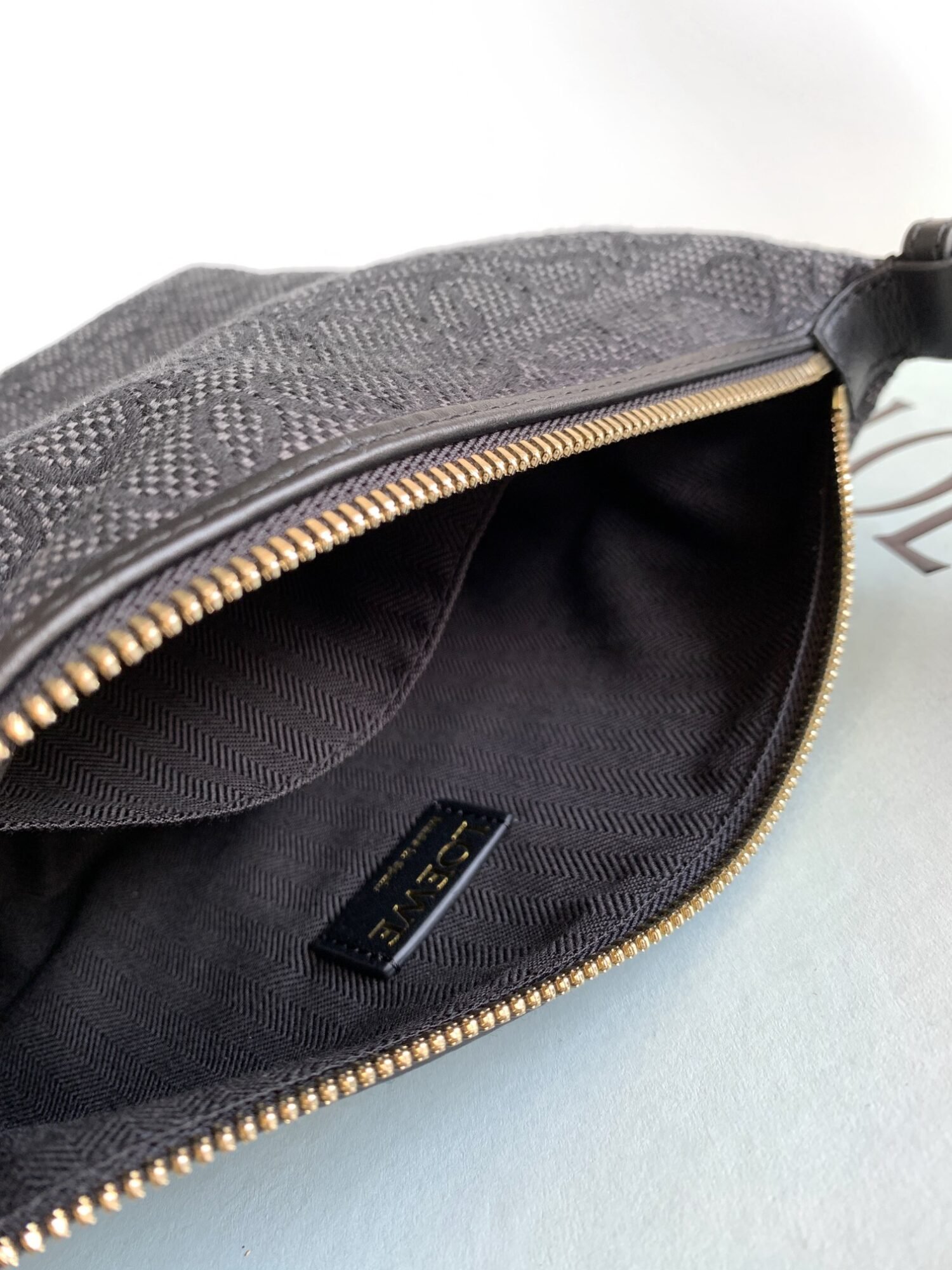 Handbag/Shoulder Bag Size 21*17*12.5cm