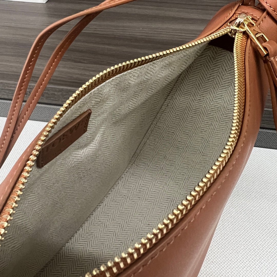 Handbag/Shoulder Bag Size 28*17*9.5CM