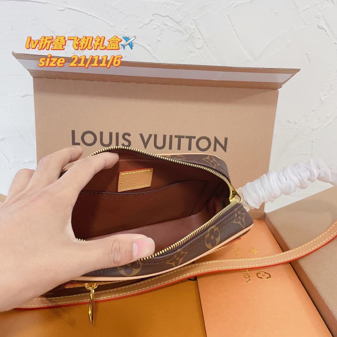 Presbyopia Small Smile Shoulder Bag Specifications: 21*11*6cm