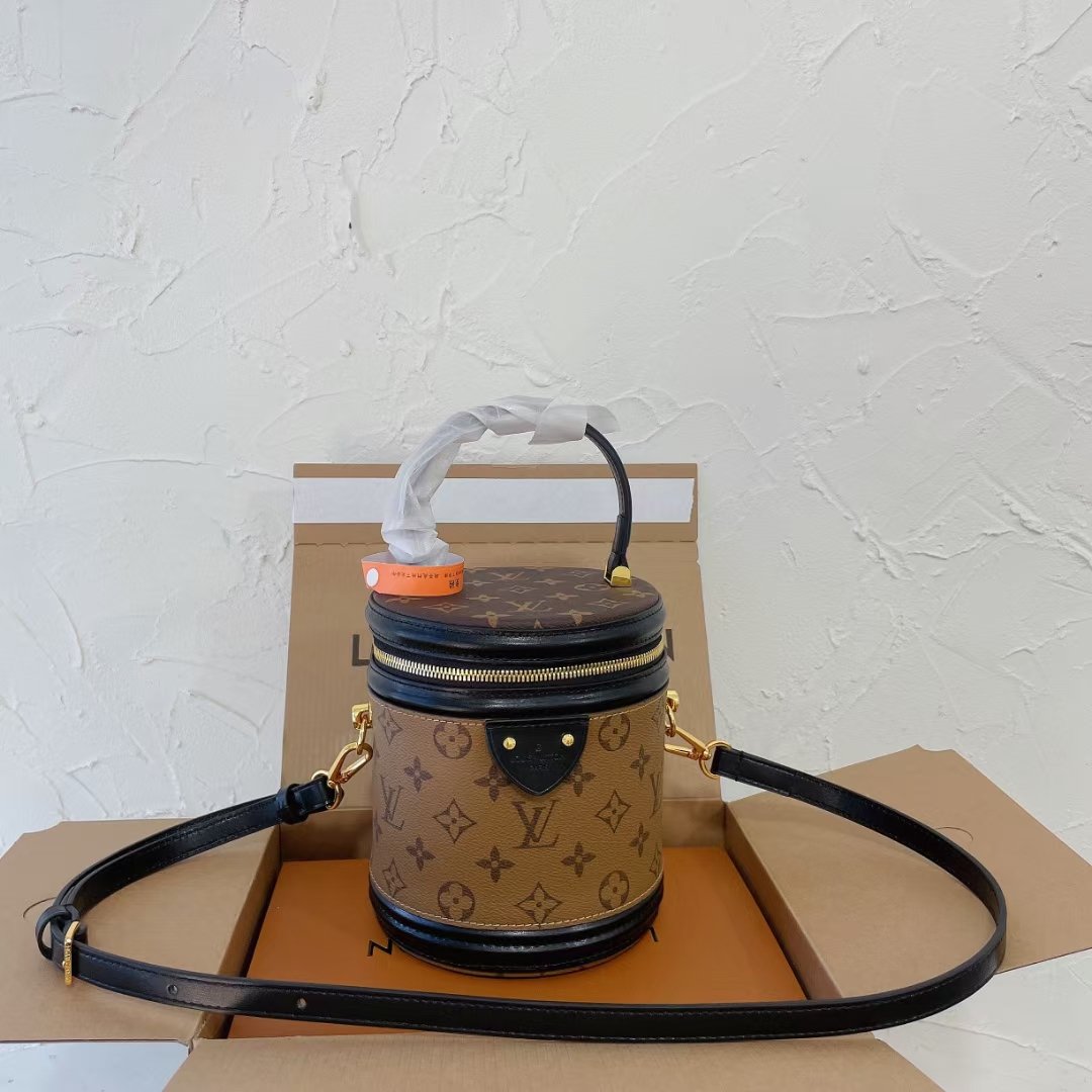 Cylinder Fortune Bucket Portable Crossbody Bag Specifications: 16*18*15cm