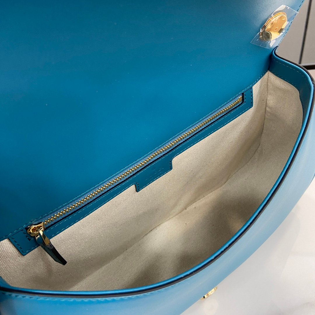 Handbag/Shoulder Bag Size  32x 17x 10cm