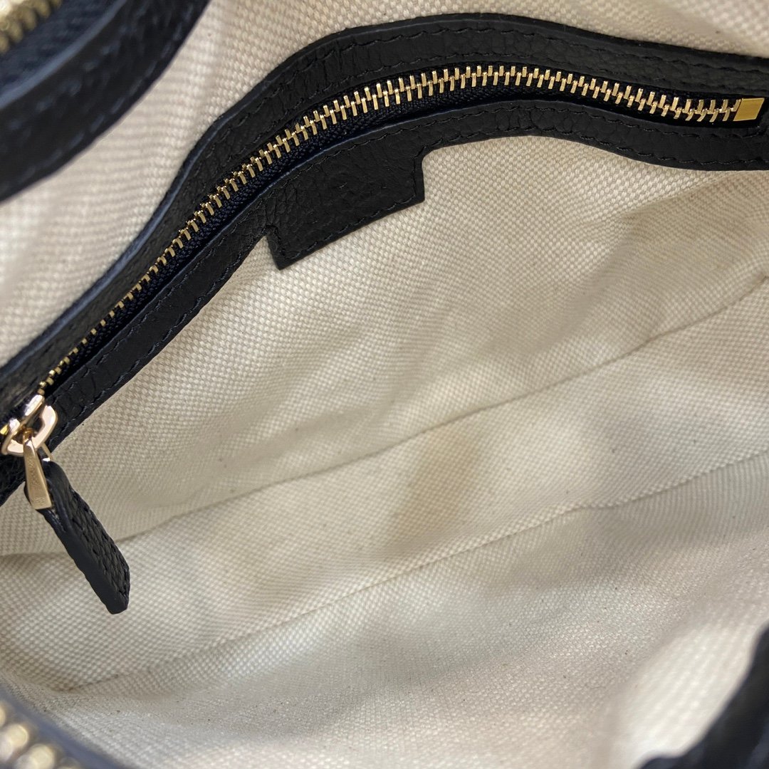 Handbag/Shoulder Bag Size  25.5x 20x 5cm