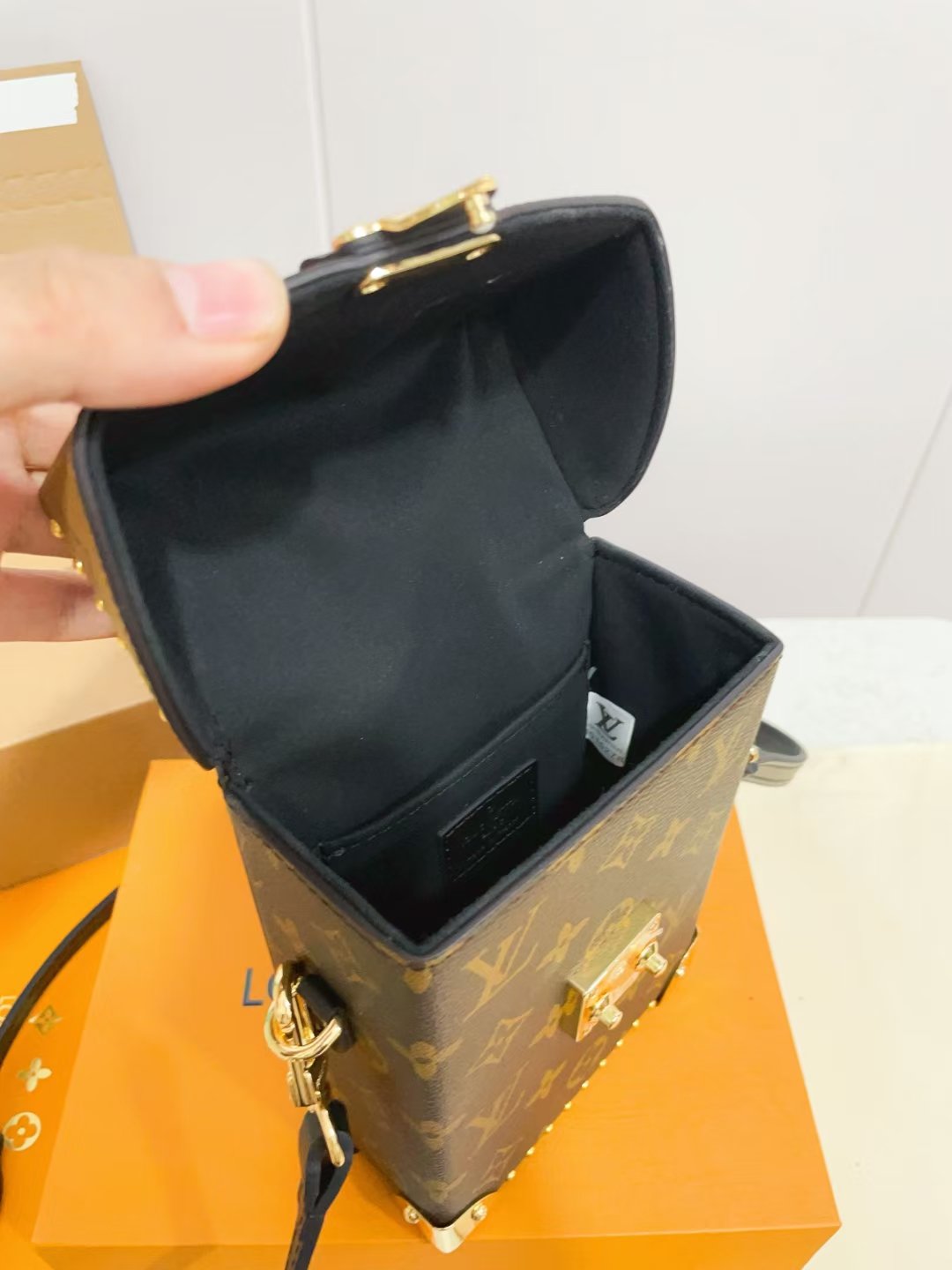Handbag shoulder bag Specification: 13*18*7cm