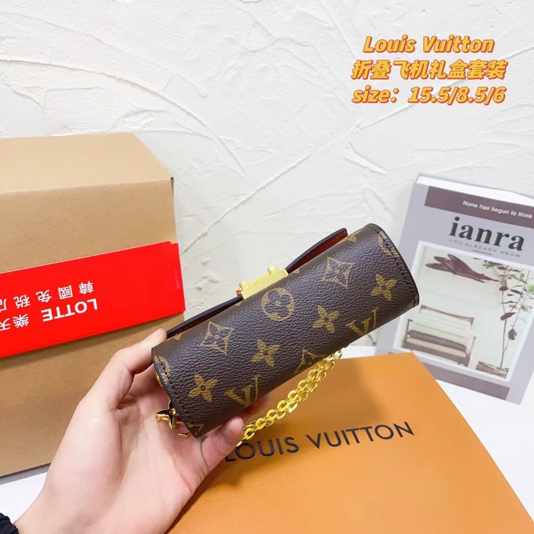 Shoulder bag specifications: 16*9*6cm