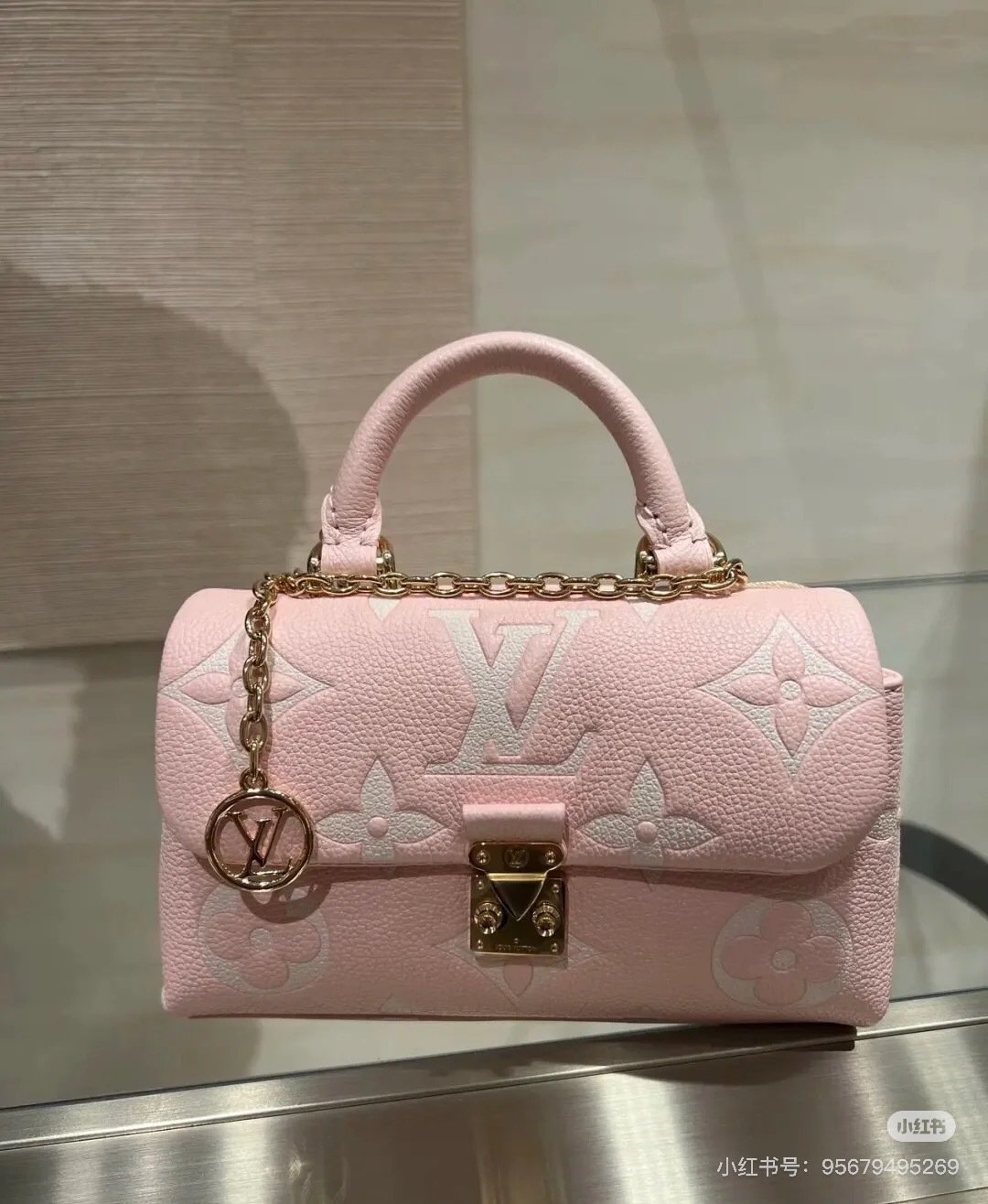 Shoulder bag handbag specifications: 12.5*6*21cm