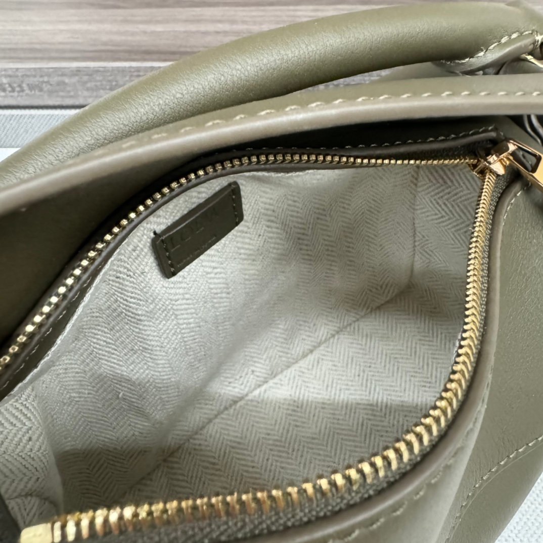 Handbag/Shoulder Bag Size 18*12.5*8CＭ