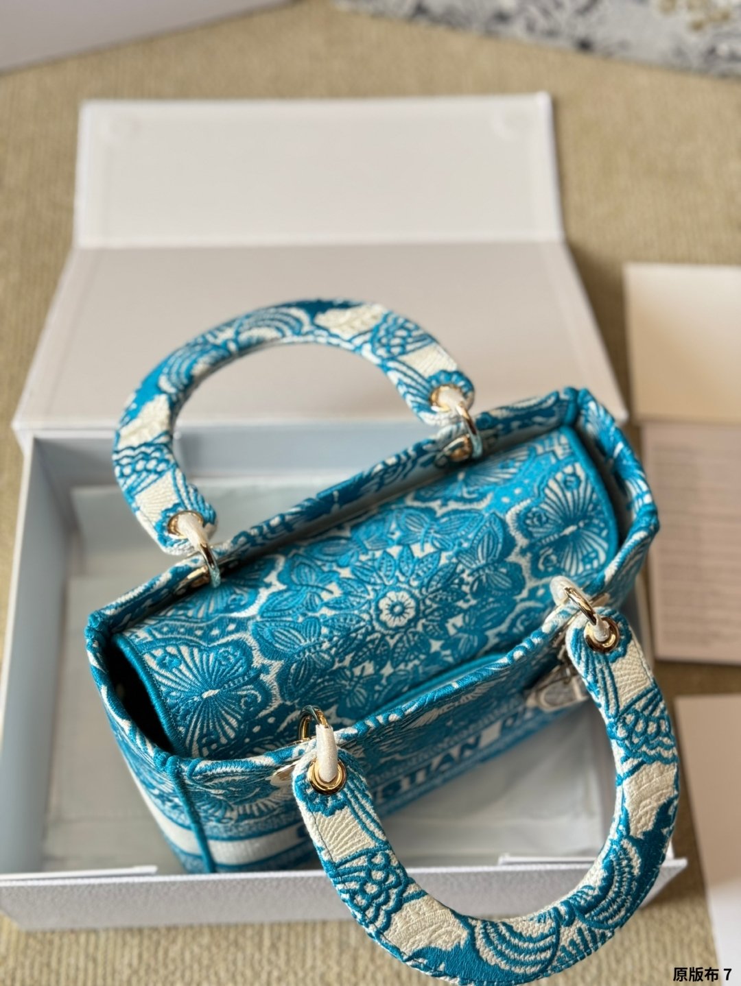 Handbag/Shoulder Bag Size 24x20x11cm