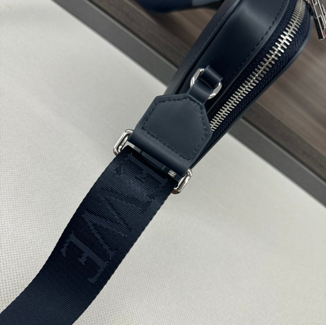 Handbag/Shoulder Bag Size 11*3.7*18CM