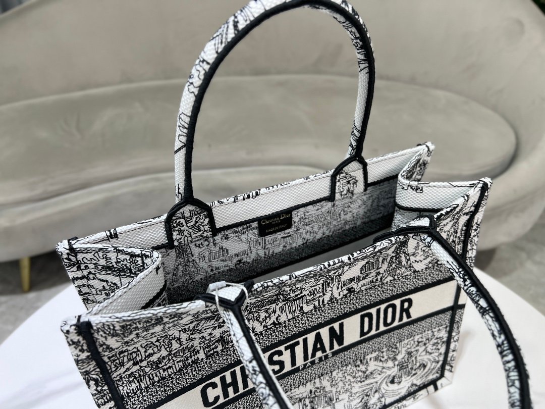 Handbag/Shoulder Bag Size 42x38x18cm