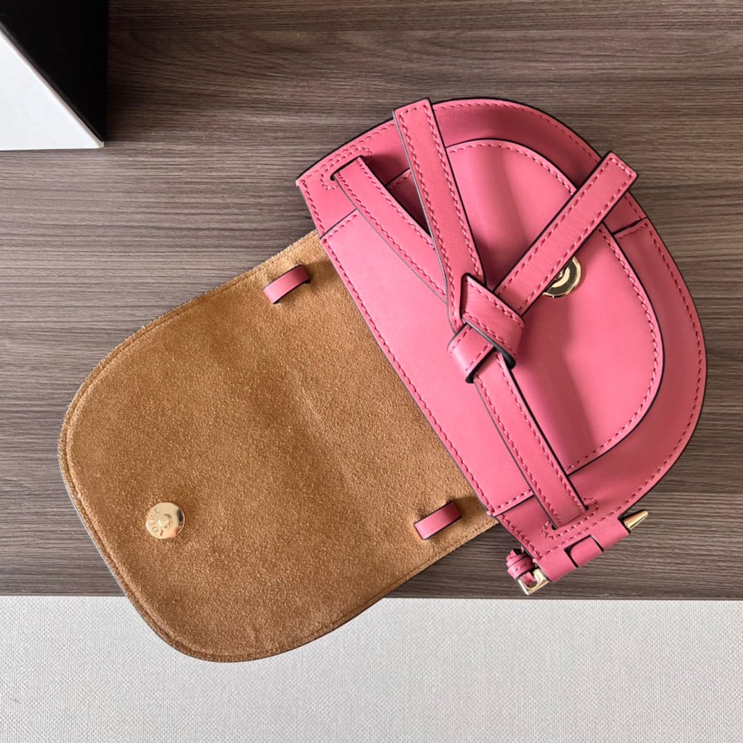 Handbag/Shoulder Bag Size 21x12.5x9.5cm