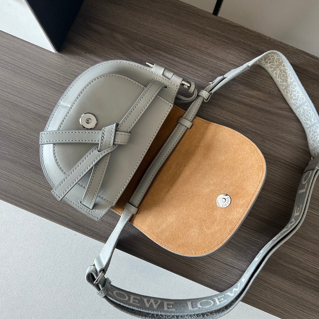 Handbag/Shoulder Bag Size21x12.5x9.5cm
