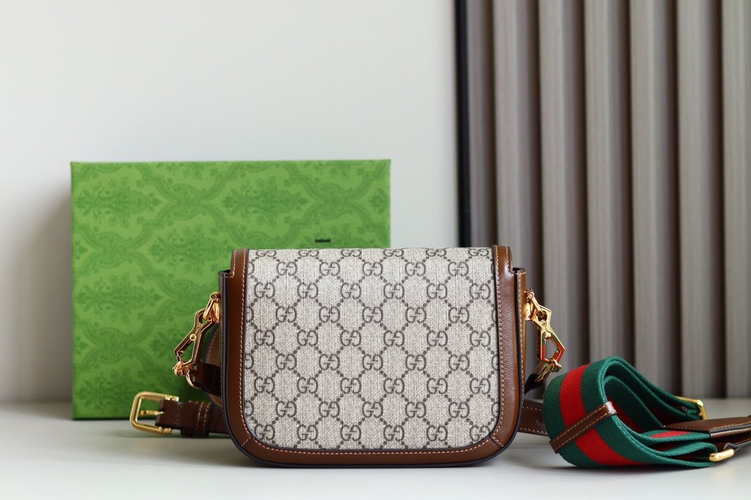 Handbag/Shoulder Bag Size  20.5x14x5cm