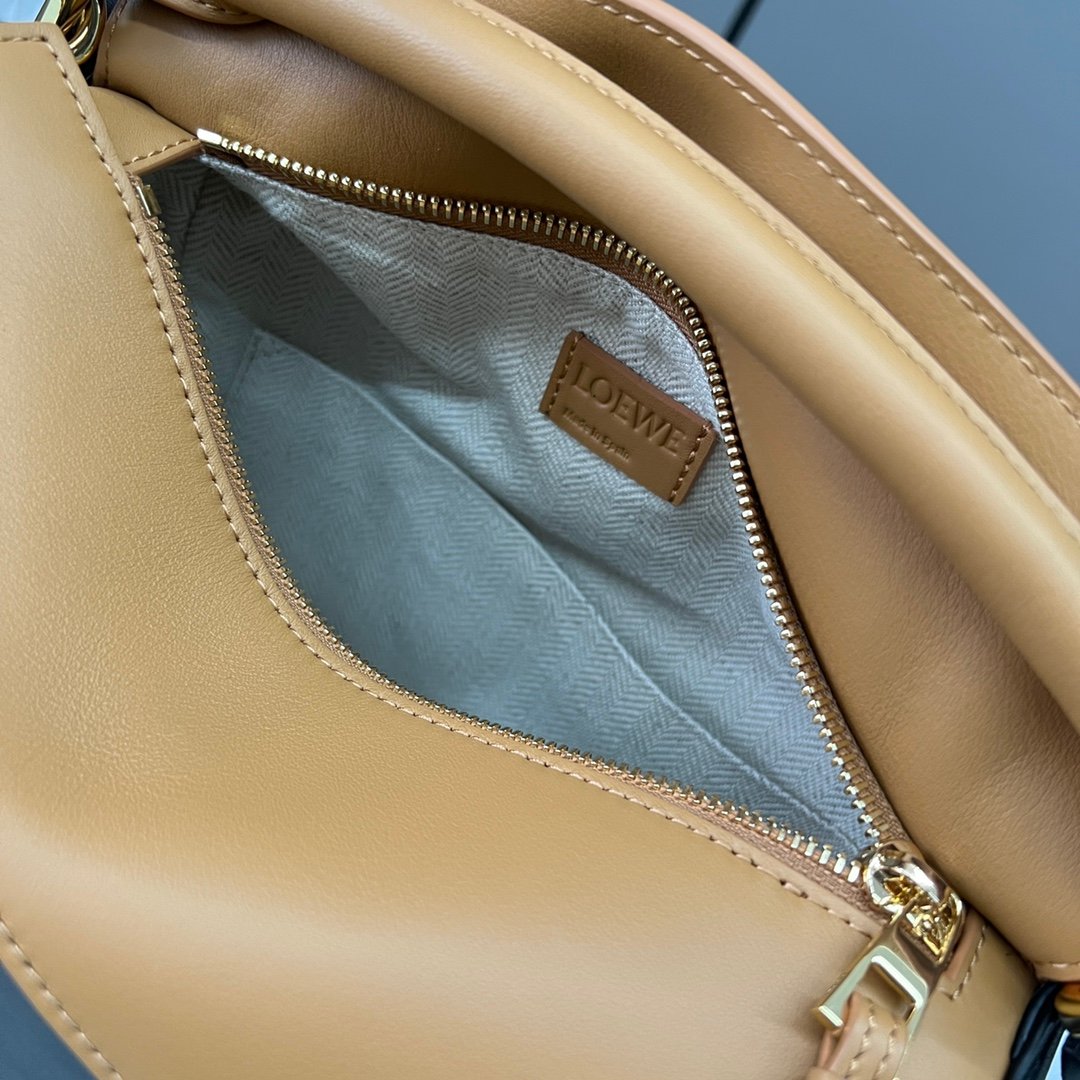 Handbag/Shoulder Bag Size 24*10.5*16CM