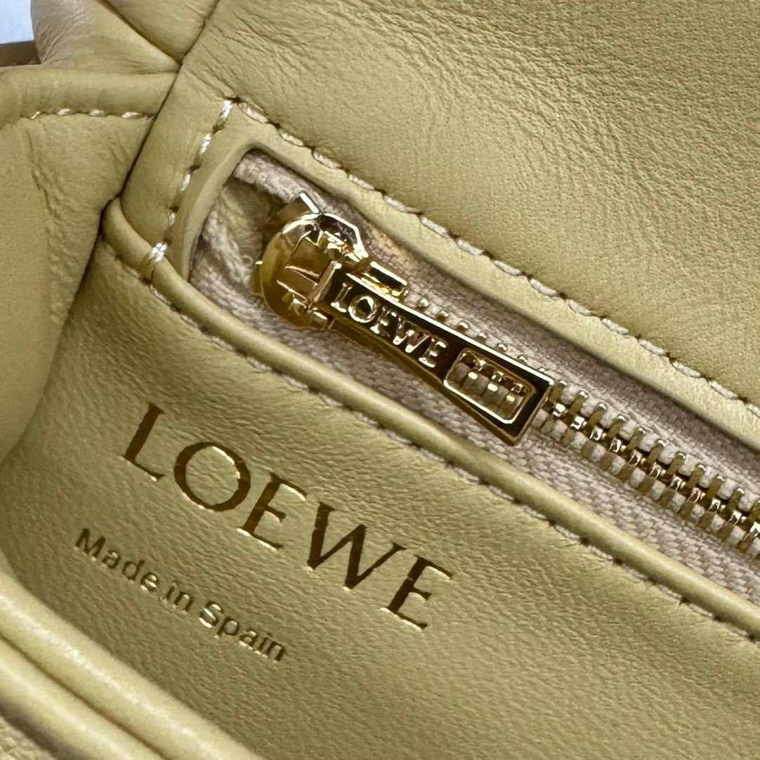 Handbag/Shoulder Bag Size Size:20*6*13CM