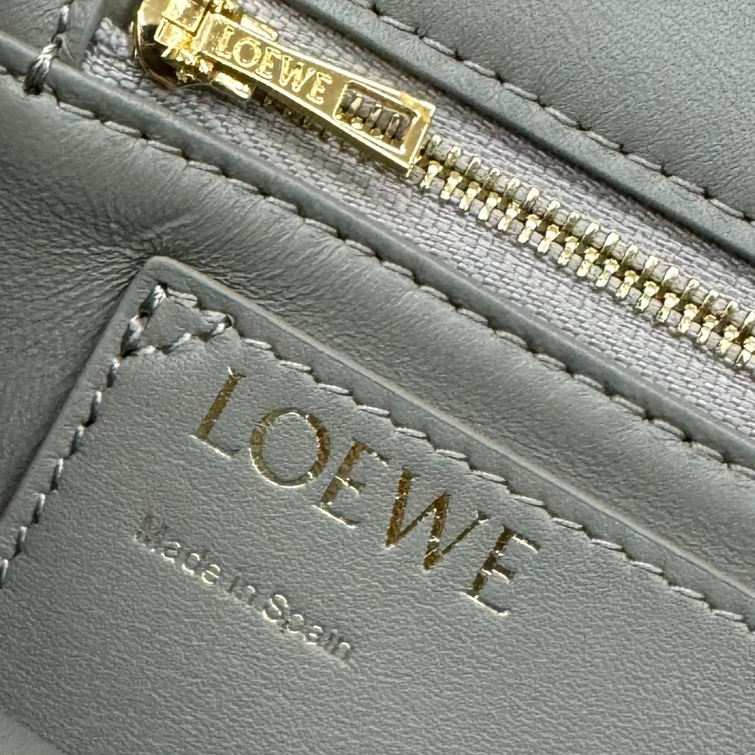 Handbag/Shoulder Bag Size 23*9*17cm