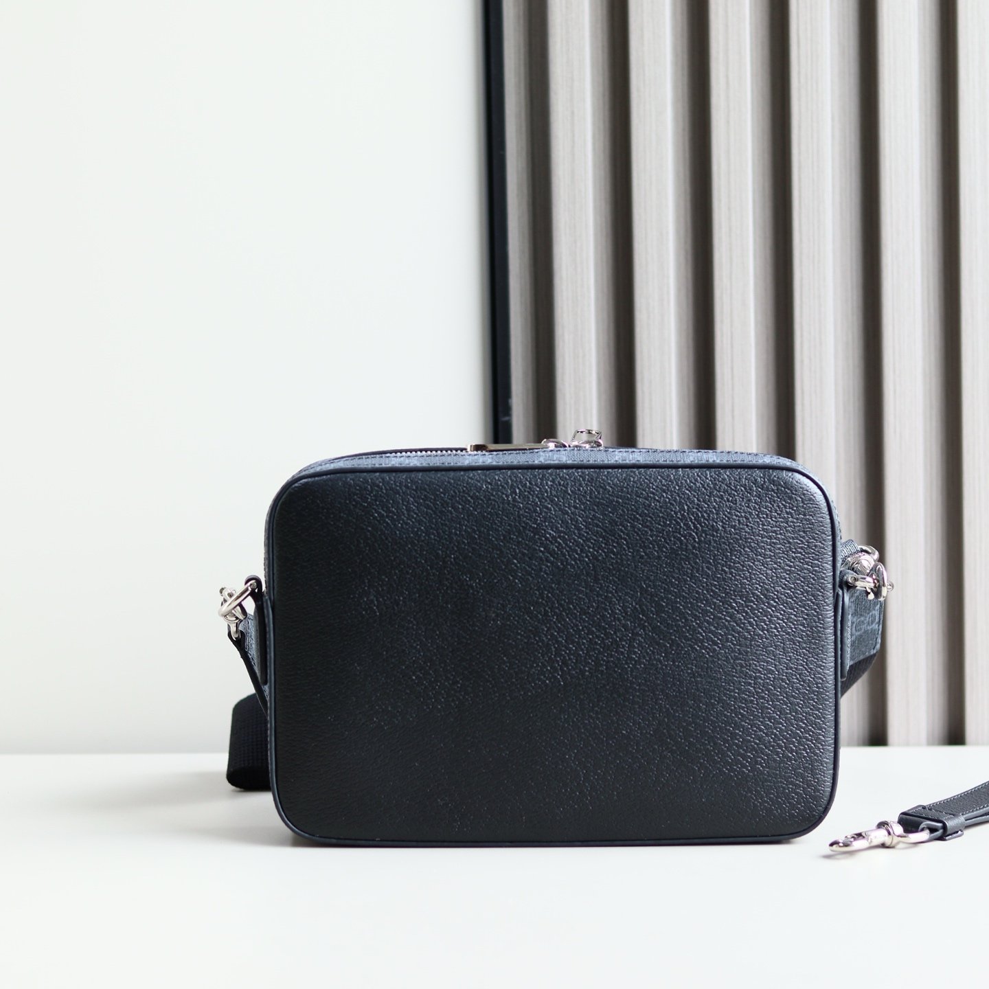 Handbag/Shoulder Bag Size  24x16.5x4.5cm