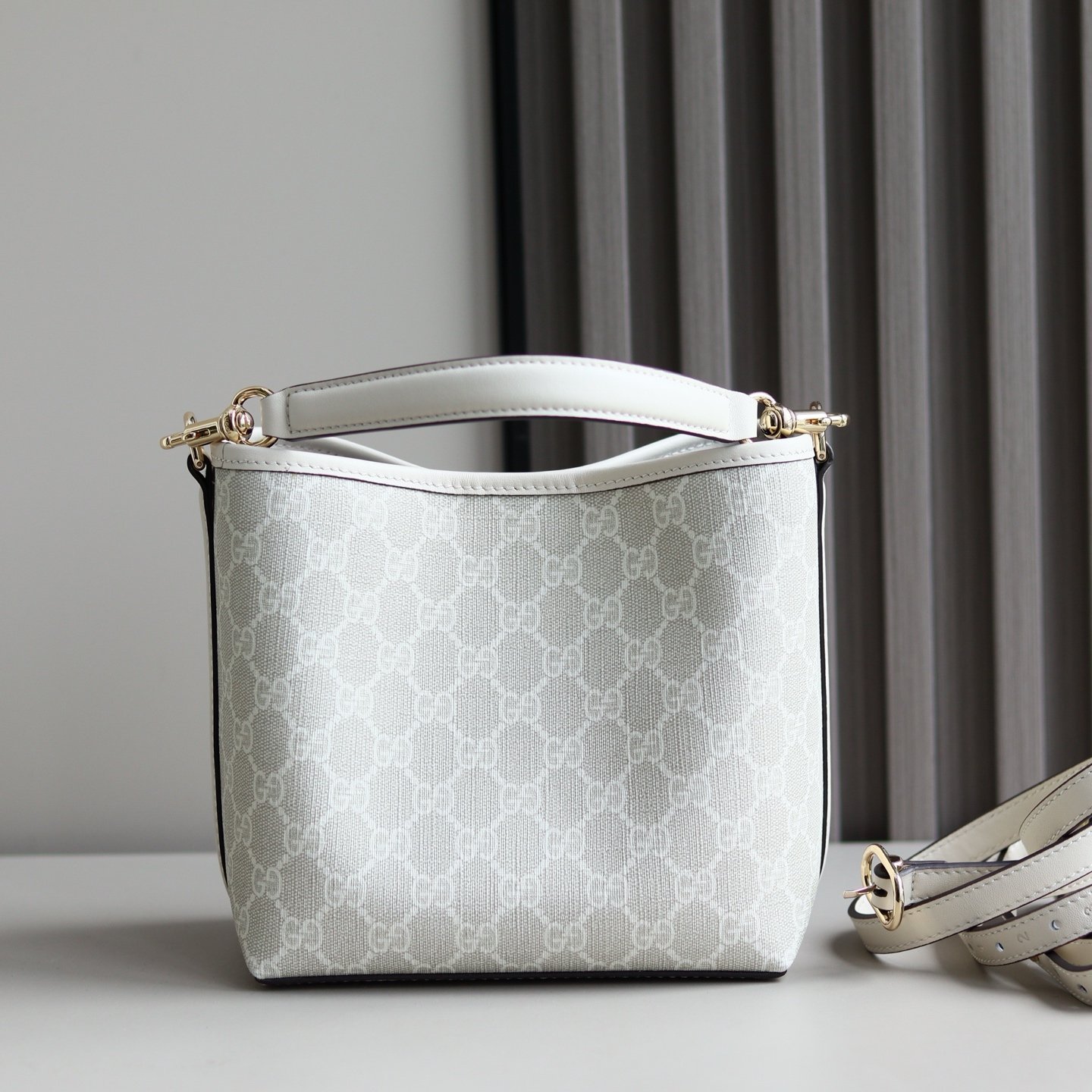 Handbag/Shoulder Bag Size   20.5x18x11.5