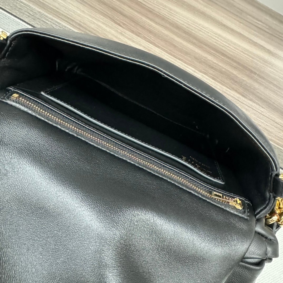 Handbag/Shoulder Bag Size23*9*17cm