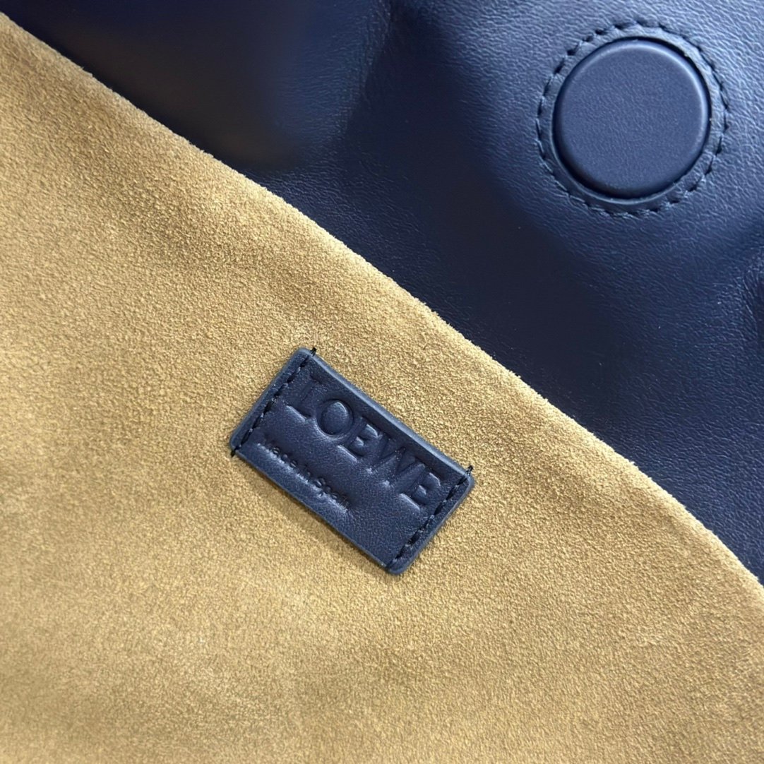Handbag/Shoulder Bag Size30*24.5*10.5cm