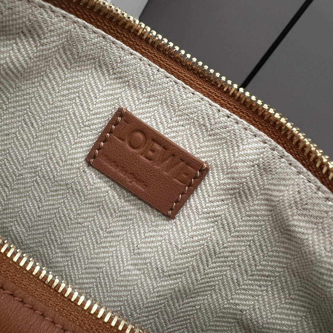 Handbag/Shoulder Bag Size 28*17*9.5CM