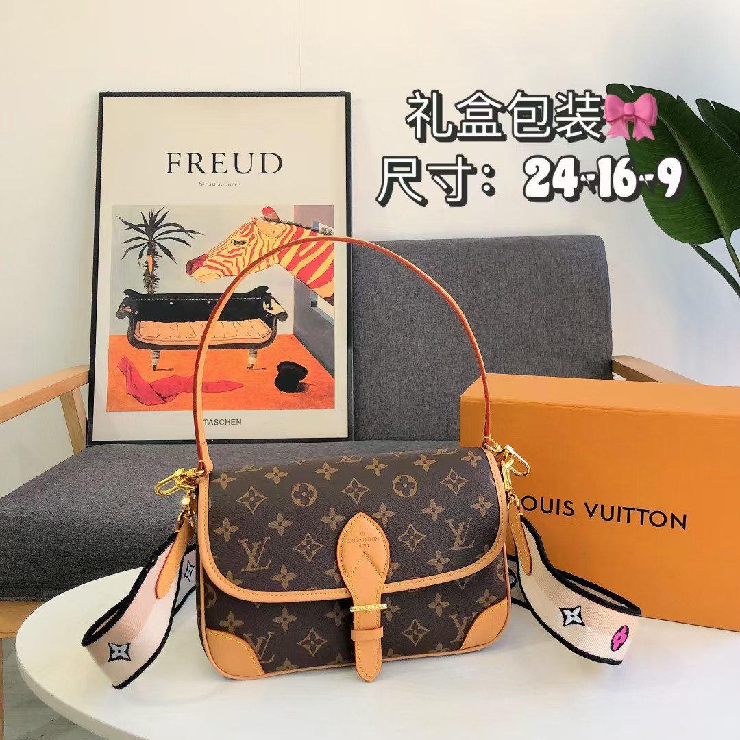 One-shoulder crossbody bag Size: 24-16-9cm