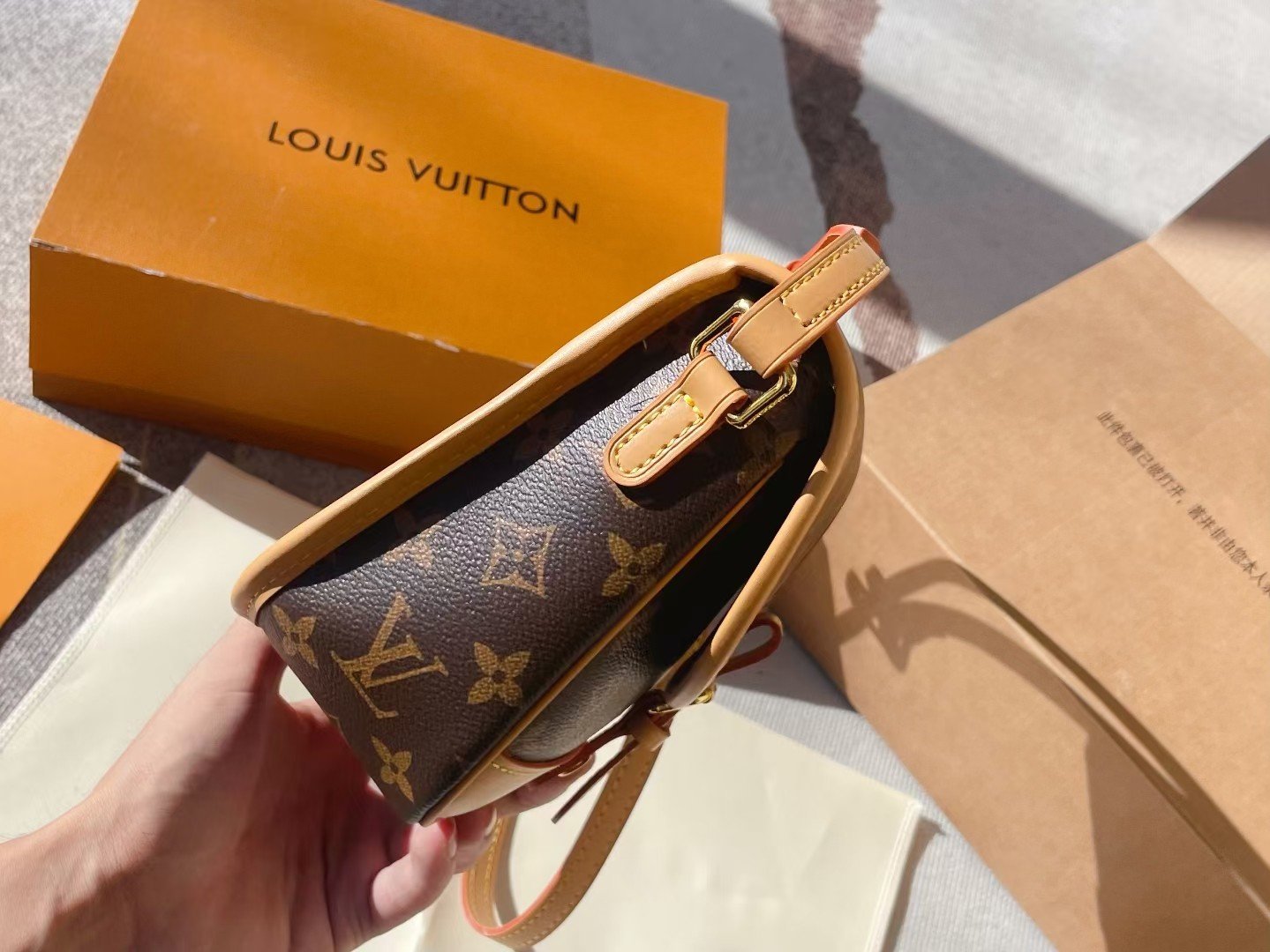 New cover, small tofu tote bag shoulder bag Specifications: 22*17*-8cm ...