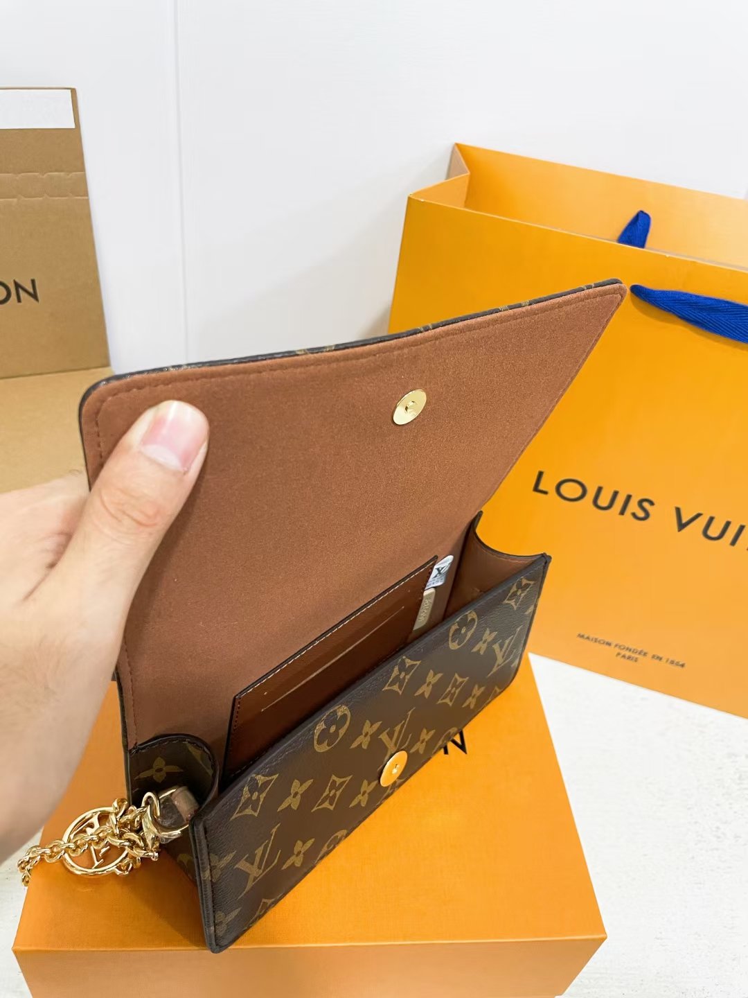 New Chain Tote Bag Shoulder Bag Specification: 21*10*4cm