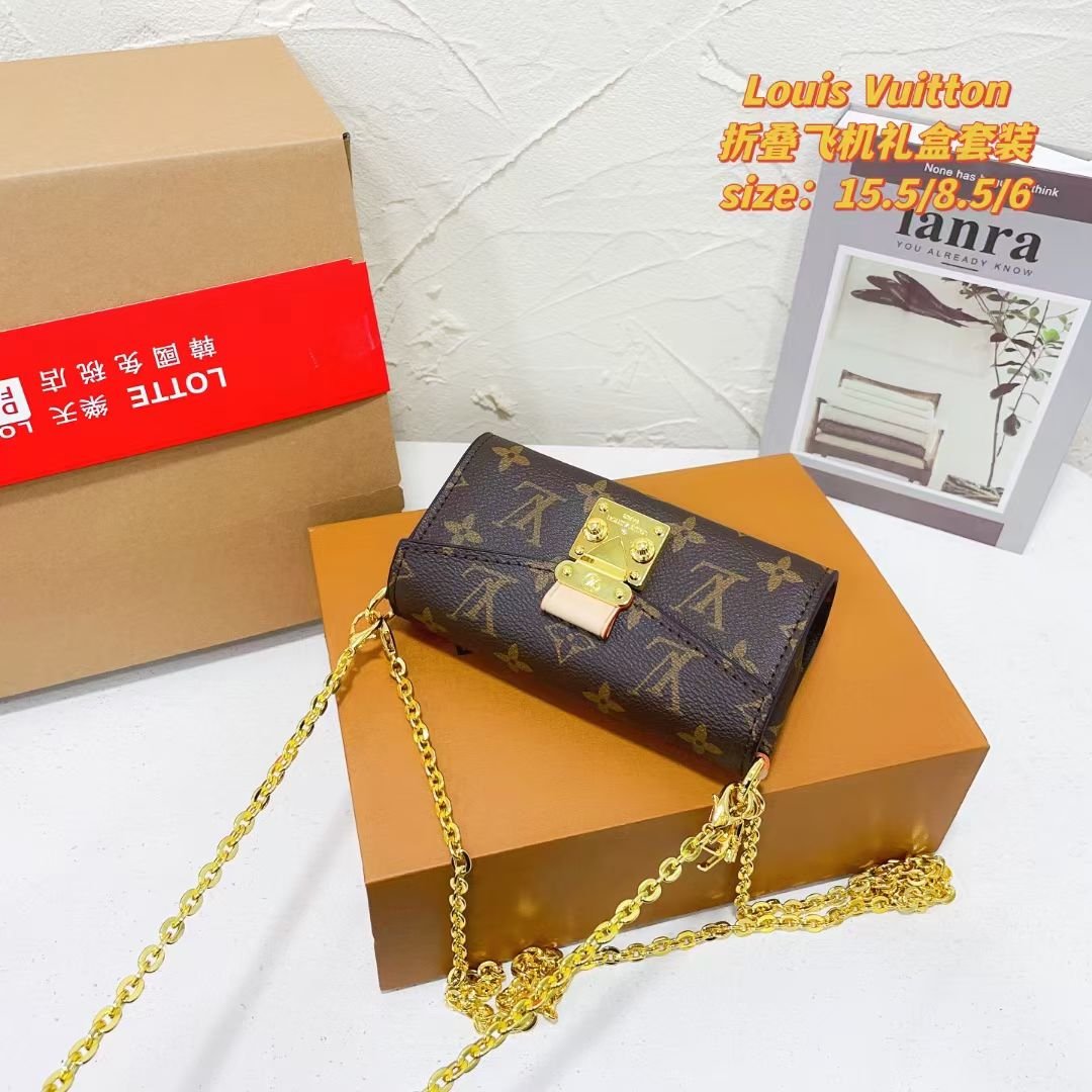 Shoulder bag specifications: 16*9*6cm