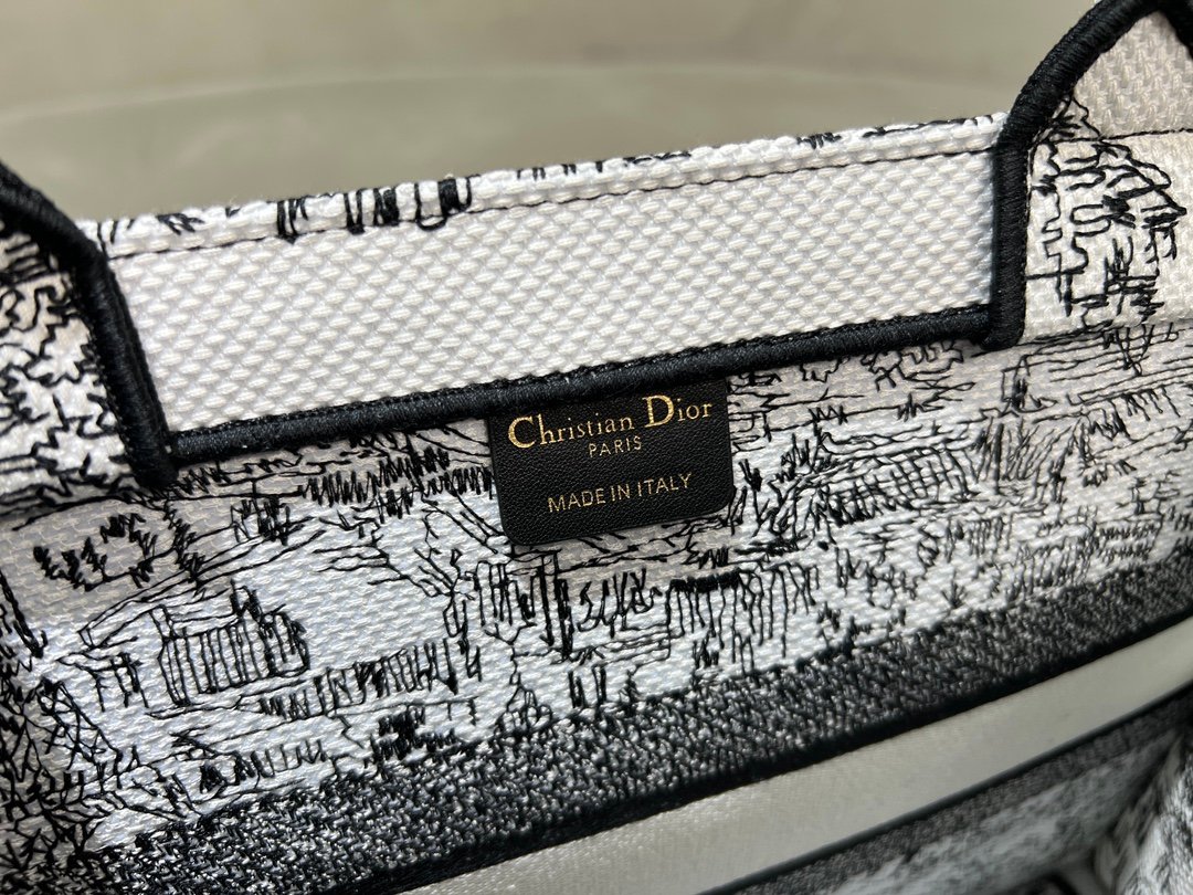 Handbag/Shoulder Bag Size 42x38x18cm